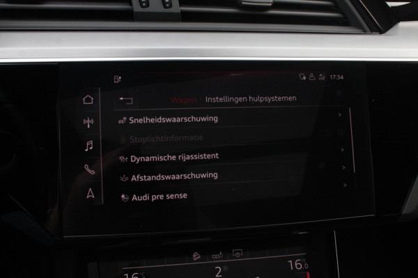 Audi e-tron e-tron 50 quattro Launch edition Black 71 kWh S-line / SoH 92.1% / Trekhaak / Panoramadak / 20'' / Luchtvering / ACC / Navigatie / Stoelverwarming