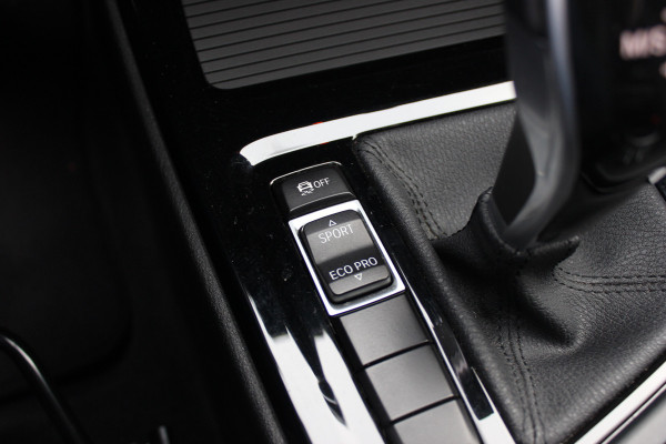 BMW X1 sDrive18i Executive Ed. M Sport / Trekhaak / Camera / Head-up / Alcantara / Navigatie / Sportstoelen / Getint glas / Cruise Control