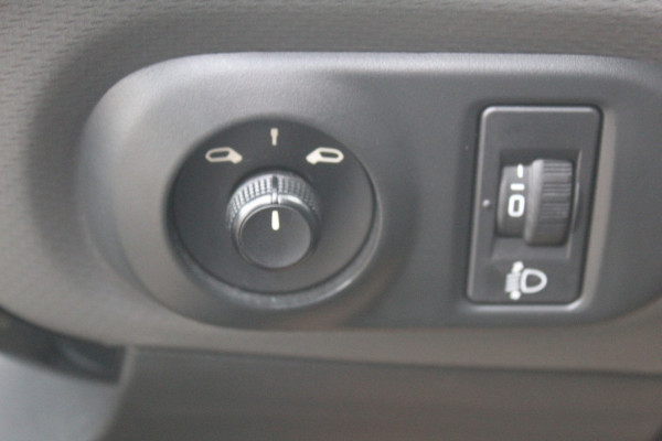 Citroën C4 Cactus 1.2 PureTech Business , 110pk , Dealer onderhouden Climate control , Bluetooth , Navigatie, Parkeersensoren achter LED Dag rijverlichting , Elek. ramen voor