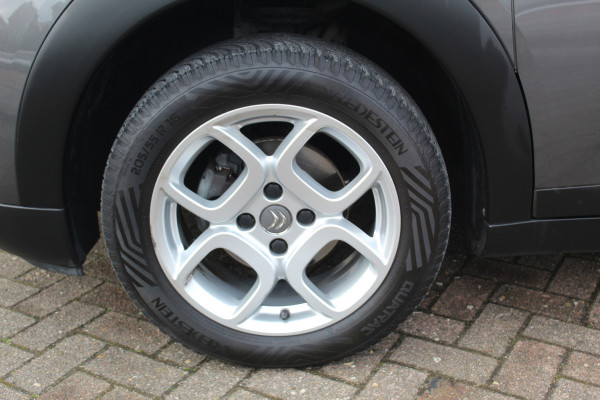 Citroën C4 Cactus 1.2 PureTech Business , 110pk , Dealer onderhouden Climate control , Bluetooth , Navigatie, Parkeersensoren achter LED Dag rijverlichting , Elek. ramen voor