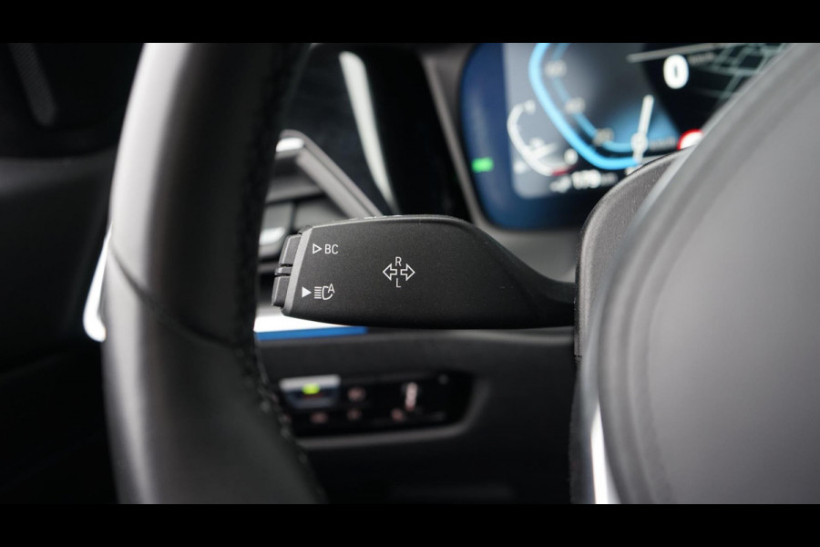 BMW 3-serie 320e M-Sport Shadow Line AUTOMAAT-360 CAMERA-ALCANTARA-AMBIANCE-CARBON-CRUISE-FULL LED-KEYLESS-MEMORY-PANORAMA