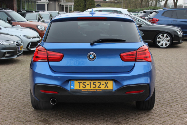 BMW 1-serie 118i Edition M Sport Shadow High Executive / Alcantara / Navigatie / Parkeerhulp V+A / 18'' / Stoelverwarming / Cruise Control