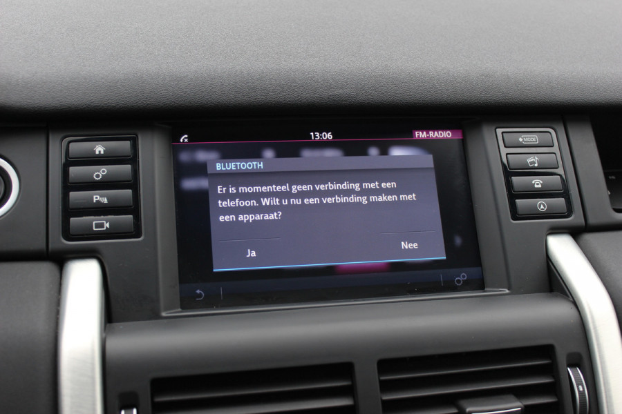 Land Rover Discovery Sport 2.0 TD4 Urban Series SE Dynamic / Trekhaak / Panoramadak / Camera / Leder / 19'' / Meridian / Navigatie / Stuur+Stoelverwarming / Cruise Control