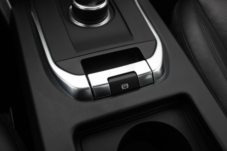 Land Rover Discovery Sport 2.0 TD4 Urban Series SE Dynamic / Trekhaak / Panoramadak / Camera / Leder / 19'' / Meridian / Navigatie / Stuur+Stoelverwarming / Cruise Control