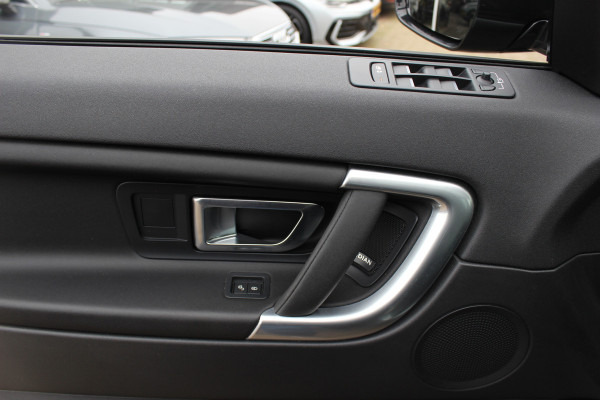 Land Rover Discovery Sport 2.0 TD4 Urban Series SE Dynamic / Trekhaak / Panoramadak / Camera / Leder / 19'' / Meridian / Navigatie / Stuur+Stoelverwarming / Cruise Control