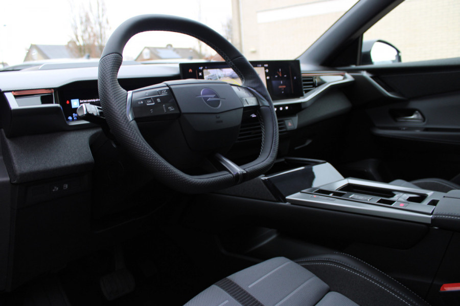 Opel Grandland 1.6 Turbo Plug-in-Hybrid Ultimate | Panoramadak | Trekhaak | Head-Up | FOCAL