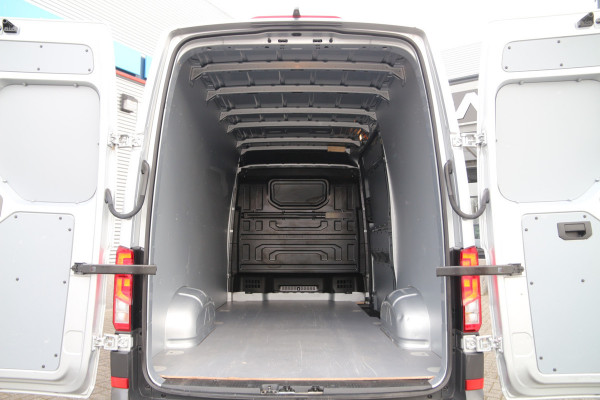 Volkswagen Crafter 2.0 TDI 140 L3H3 | Aut. | 3T trekgewicht | Navi | Camera | Airco..