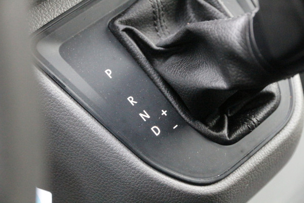 Volkswagen Crafter 2.0 TDI 140 L3H3 | Aut. | 3T trekgewicht | Navi | Camera | Airco..