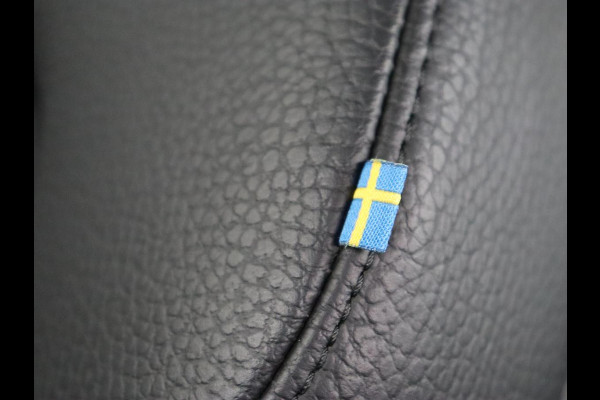 Volvo V60 2.0 T8 Recharge AWD Inscription | Panoramadak | Trekhaak | Stoel & stuurverwarming | Carplay | Harman/Kardon | Navigatie | Achterbankverwarming | Cruise control | PHEV | Plug In