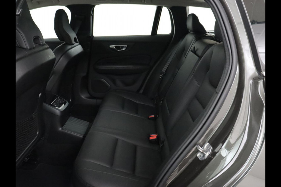 Volvo V60 2.0 T8 Recharge AWD Inscription | Panoramadak | Trekhaak | Stoel & stuurverwarming | Carplay | Harman/Kardon | Navigatie | Achterbankverwarming | Cruise control | PHEV | Plug In