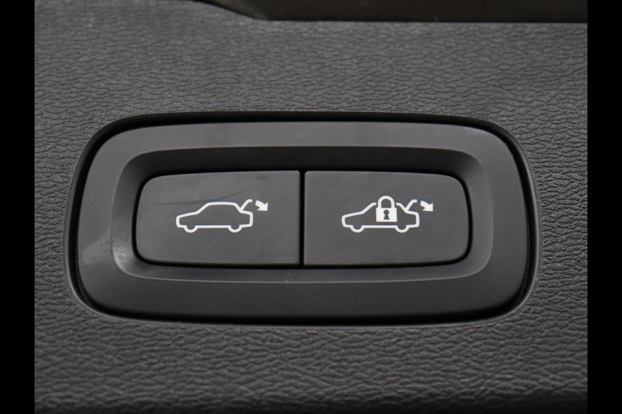 Volvo V60 2.0 T8 Recharge AWD Inscription | Panoramadak | Trekhaak | Stoel & stuurverwarming | Carplay | Harman/Kardon | Navigatie | Achterbankverwarming | Cruise control | PHEV | Plug In