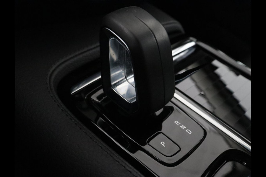 Volvo V60 2.0 T8 Recharge AWD Inscription | Panoramadak | Trekhaak | Stoel & stuurverwarming | Carplay | Harman/Kardon | Navigatie | Achterbankverwarming | Cruise control | PHEV | Plug In