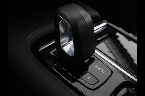 Volvo V60 2.0 T8 Recharge AWD Inscription | Panoramadak | Trekhaak | Stoel & stuurverwarming | Carplay | Harman/Kardon | Navigatie | Achterbankverwarming | Cruise control | PHEV | Plug In