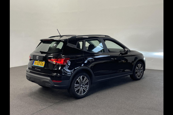 Seat Arona 1.0 TSI Style Navigatie Apple Carplay/ Android Auto Parkeersensoren achter Full LED Cruise Control Climate Control Bluetooth Lichtmetalen velgen