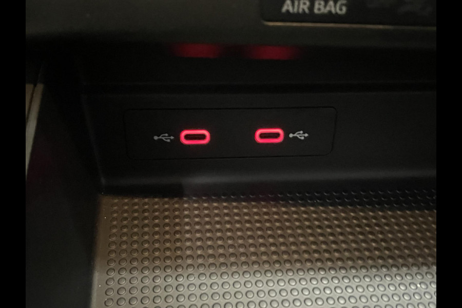 Seat Arona 1.0 TSI Style Navigatie Apple Carplay/ Android Auto Parkeersensoren achter Full LED Cruise Control Climate Control Bluetooth Lichtmetalen velgen