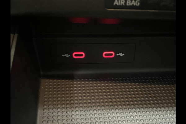 Seat Arona 1.0 TSI Style Navigatie Apple Carplay/ Android Auto Parkeersensoren achter Full LED Cruise Control Climate Control Bluetooth Lichtmetalen velgen