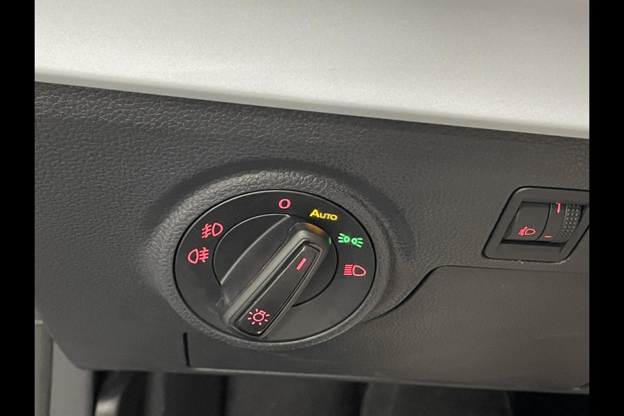 Seat Arona 1.0 TSI Style Navigatie Apple Carplay/ Android Auto Parkeersensoren achter Full LED Cruise Control Climate Control Bluetooth Lichtmetalen velgen