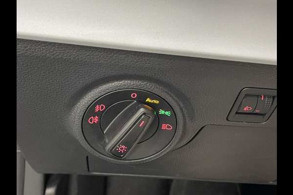 Seat Arona 1.0 TSI Style Navigatie Apple Carplay/ Android Auto Parkeersensoren achter Full LED Cruise Control Climate Control Bluetooth Lichtmetalen velgen