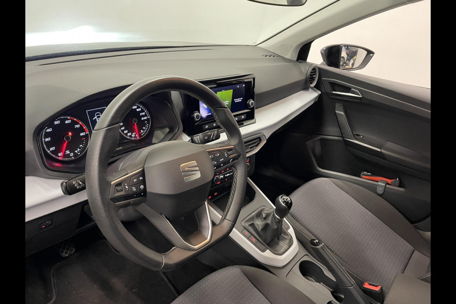 Seat Arona 1.0 TSI Style Navigatie Apple Carplay/ Android Auto Parkeersensoren achter Full LED Cruise Control Climate Control Bluetooth Lichtmetalen velgen