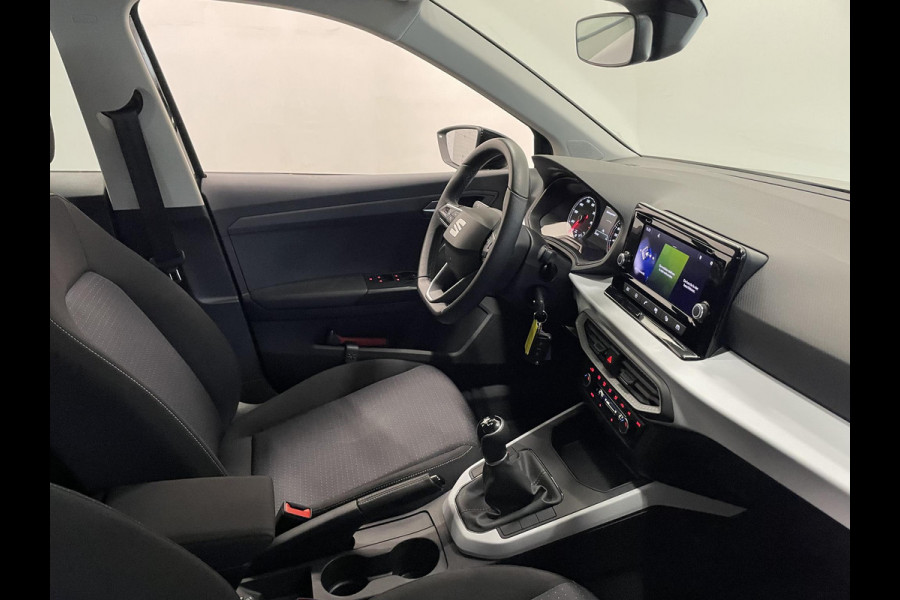 Seat Arona 1.0 TSI Style Navigatie Apple Carplay/ Android Auto Parkeersensoren achter Full LED Cruise Control Climate Control Bluetooth Lichtmetalen velgen