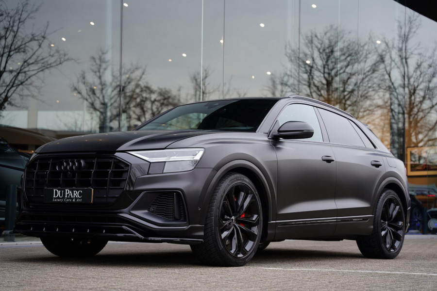 Audi Q8 55 TFSI E Quattro / 22 Inch / Panoramadak