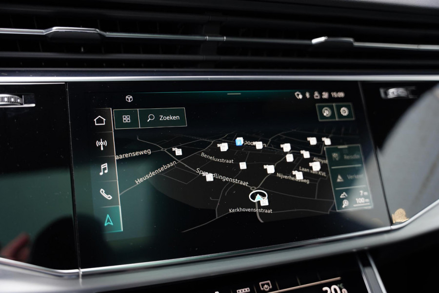 Audi Q8 55 TFSI E Quattro / 22 Inch / Panoramadak