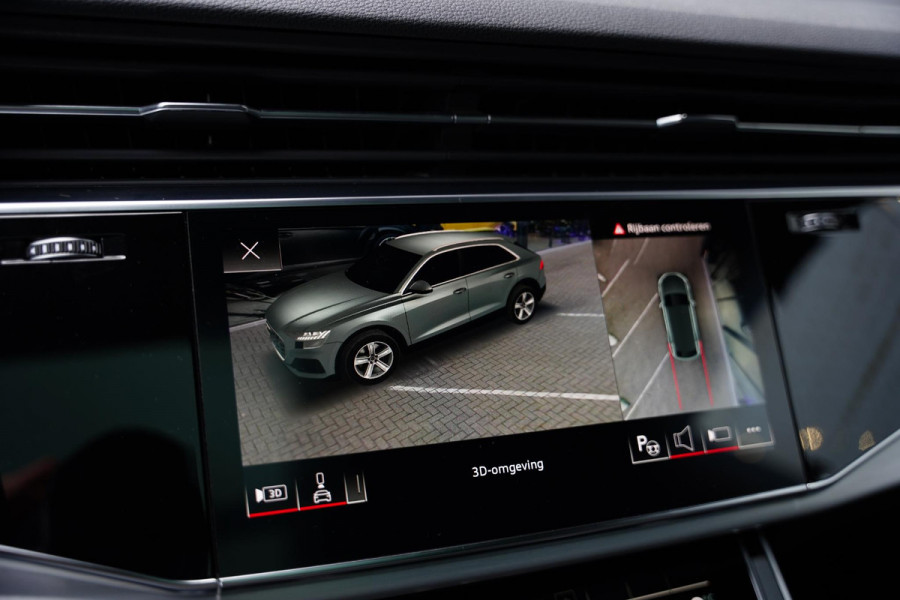 Audi Q8 55 TFSI E Quattro / 22 Inch / Panoramadak