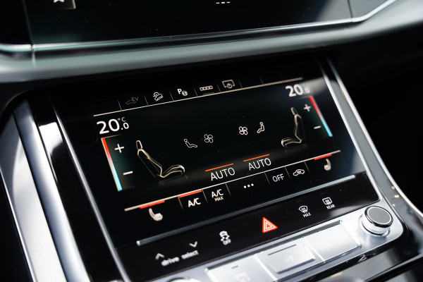 Audi Q8 55 TFSI E Quattro / 22 Inch / Panoramadak