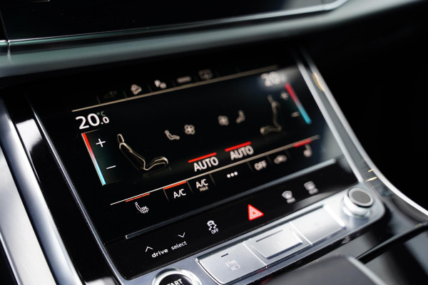 Audi Q8 55 TFSI E Quattro / 22 Inch / Panoramadak