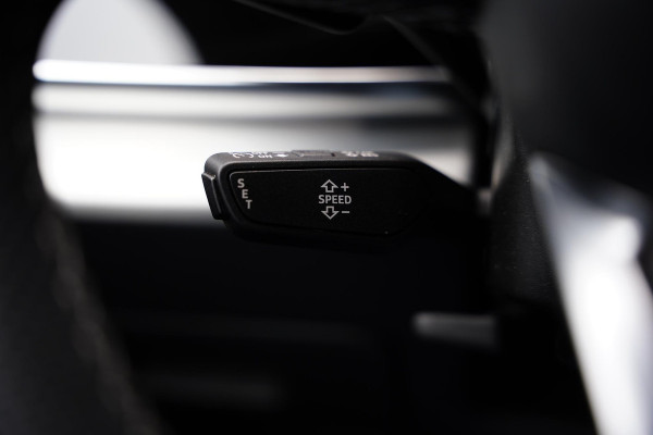 Audi Q8 55 TFSI E Quattro / 22 Inch / Panoramadak