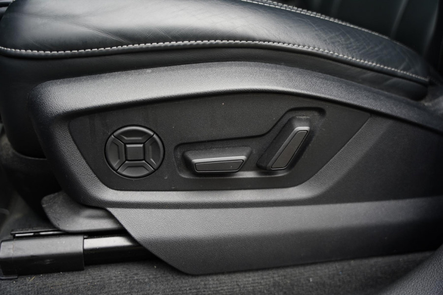 Audi Q8 55 TFSI E Quattro / 22 Inch / Panoramadak