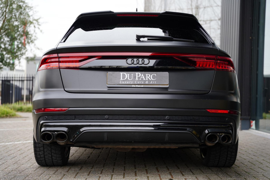 Audi Q8 55 TFSI E Quattro / 22 Inch / Panoramadak