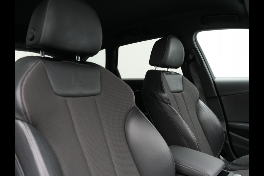Audi A4 Avant 35 TFSI S Line 150pk Dealer O.H. | 2x S Line | Trekhaak Afn. | 19"L.M  | Sportstoelen Verwarmd | Virtual Cockpit | Sfeerverlichting | Matrix LED | Keyless | Apple Carplay | Navigatie | DAB |