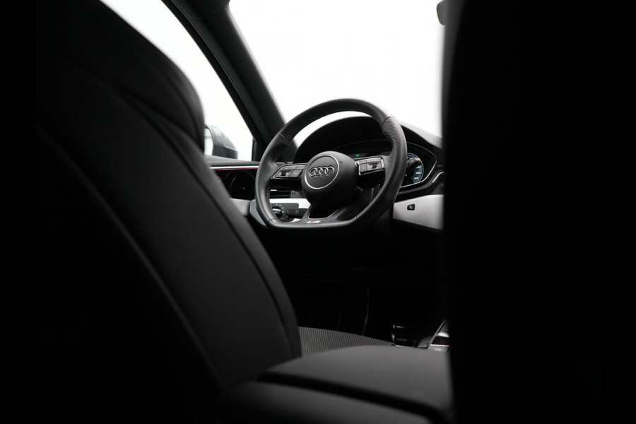 Audi A4 Avant 35 TFSI S Line 150pk Dealer O.H. | 2x S Line | Trekhaak Afn. | 19"L.M  | Sportstoelen Verwarmd | Virtual Cockpit | Sfeerverlichting | Matrix LED | Keyless | Apple Carplay | Navigatie | DAB |