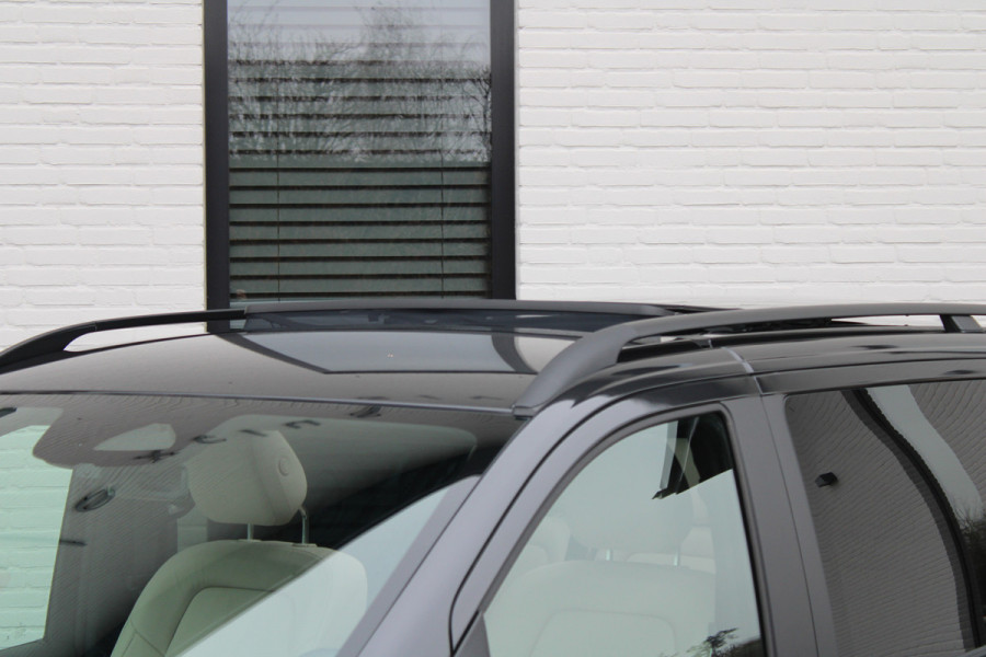 Mercedes-Benz V-Klasse 300d / DC / AMG / 4-matic / Panorama / 360 Cam / 2x Elec Schuifd / Burmester / Vol Opties / NIEUWSTAAT
