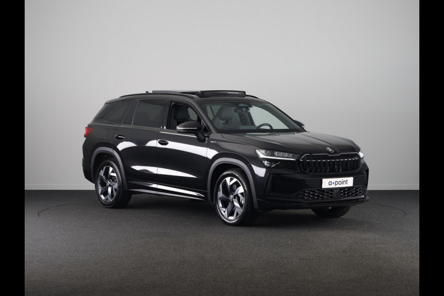 Škoda Kodiaq 1.5 TSI PHEV Sportline Business 204 pk Automaat (DSG) | Verlengde garantie | Navigatie | Panoramadak | Trekhaak (wegklapbaar) | Parkeersensoren | Achteruitrijcamera | Stoelverwarming v/a |