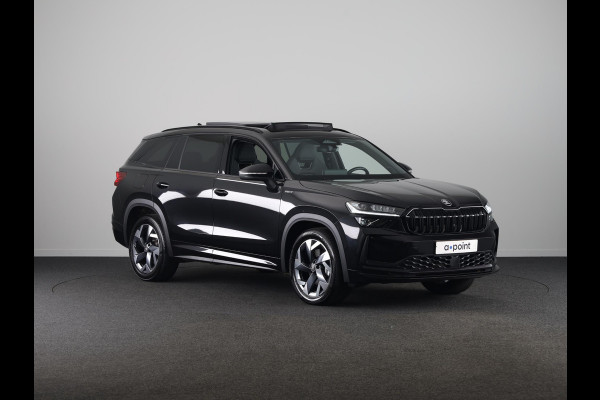 Škoda Kodiaq 1.5 TSI PHEV Sportline Business 204 pk Automaat (DSG) | Verlengde garantie | Navigatie | Panoramadak | Trekhaak (wegklapbaar) | Parkeersensoren | Achteruitrijcamera | Stoelverwarming v/a |