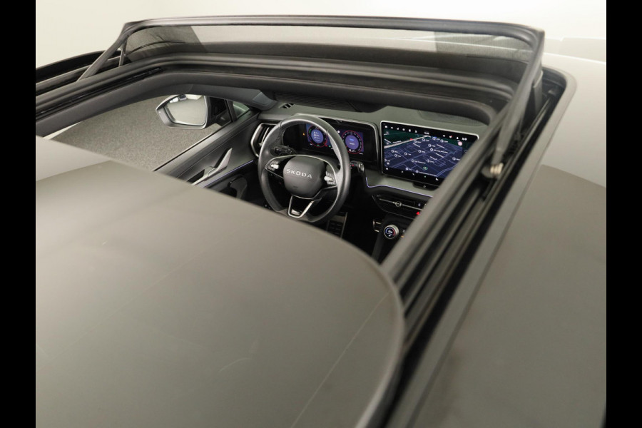 Škoda Kodiaq 1.5 TSI PHEV Sportline Business 204 pk Automaat (DSG) | Verlengde garantie | Navigatie | Panoramadak | Trekhaak (wegklapbaar) | Parkeersensoren | Achteruitrijcamera | Stoelverwarming v/a |
