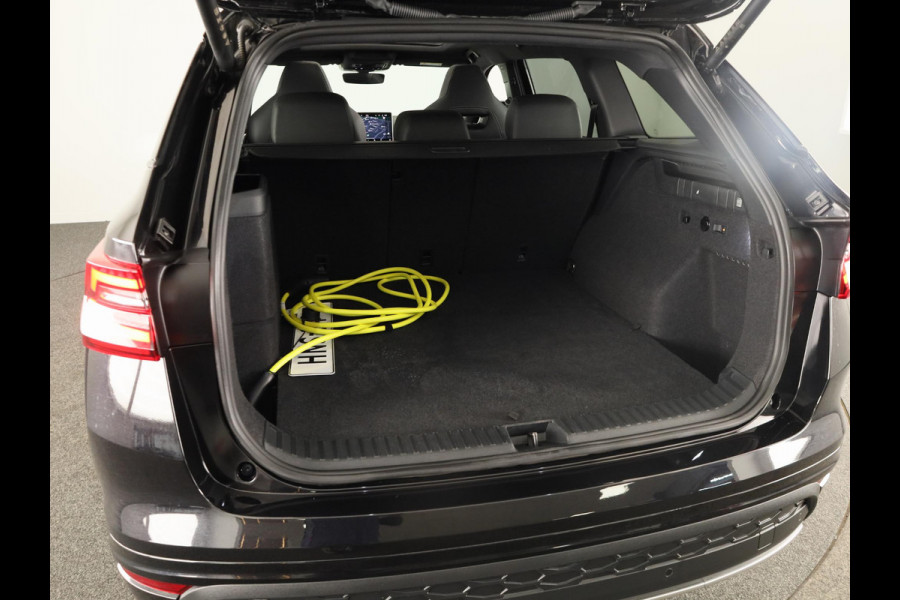 Škoda Kodiaq 1.5 TSI PHEV Sportline Business 204 pk Automaat (DSG) | Verlengde garantie | Navigatie | Panoramadak | Trekhaak (wegklapbaar) | Parkeersensoren | Achteruitrijcamera | Stoelverwarming v/a |