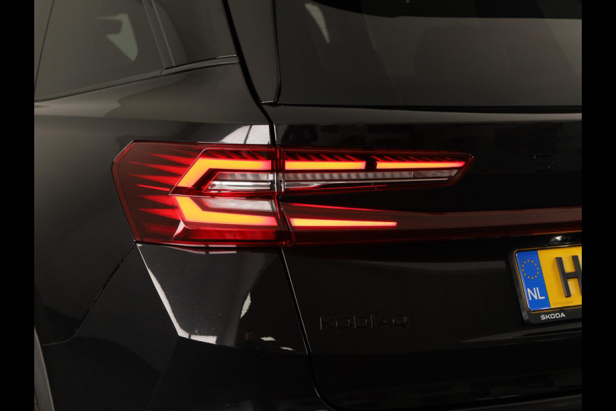 Škoda Kodiaq 1.5 TSI PHEV Sportline Business 204 pk Automaat (DSG) | Verlengde garantie | Navigatie | Panoramadak | Trekhaak (wegklapbaar) | Parkeersensoren | Achteruitrijcamera | Stoelverwarming v/a |