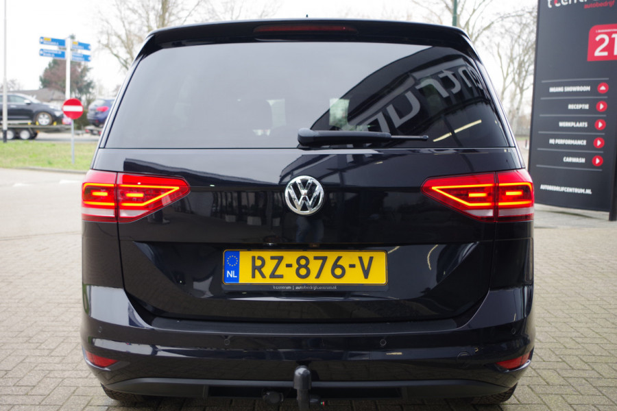 Volkswagen Touran 1.6 TDI Automaat 116 PK SCR Comfortline BNS, Trekhaak, Adap. Cruise Control, Massage, Camera