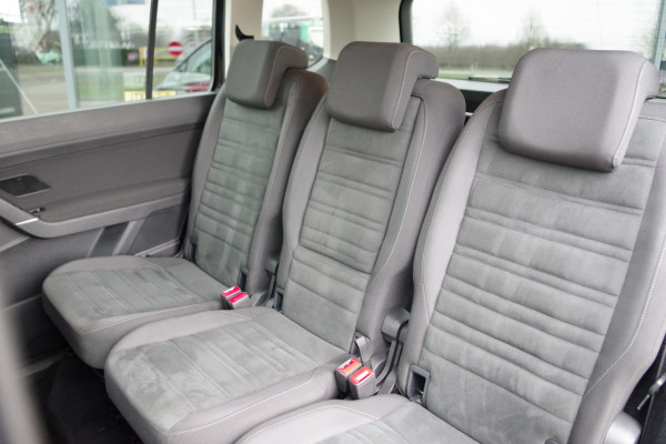 Volkswagen Touran 1.6 TDI Automaat 116 PK SCR Comfortline BNS, Trekhaak, Adap. Cruise Control, Massage, Camera