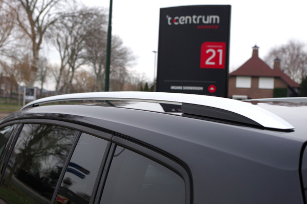 Volkswagen Touran 1.6 TDI Automaat 116 PK SCR Comfortline BNS, Trekhaak, Adap. Cruise Control, Massage, Camera