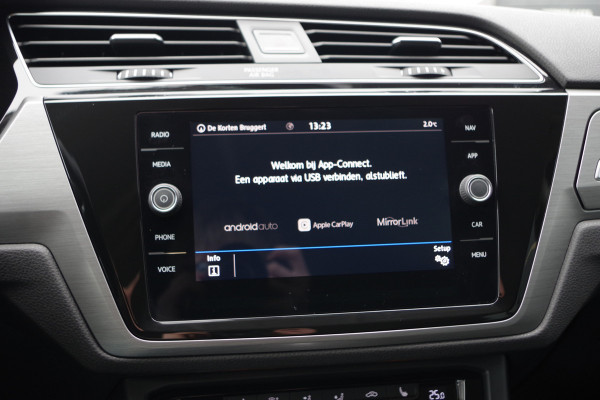 Volkswagen Touran 1.6 TDI Automaat 116 PK SCR Comfortline BNS, Trekhaak, Adap. Cruise Control, Massage, Camera