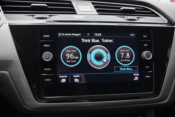 Volkswagen Touran 1.6 TDI Automaat 116 PK SCR Comfortline BNS, Trekhaak, Adap. Cruise Control, Massage, Camera