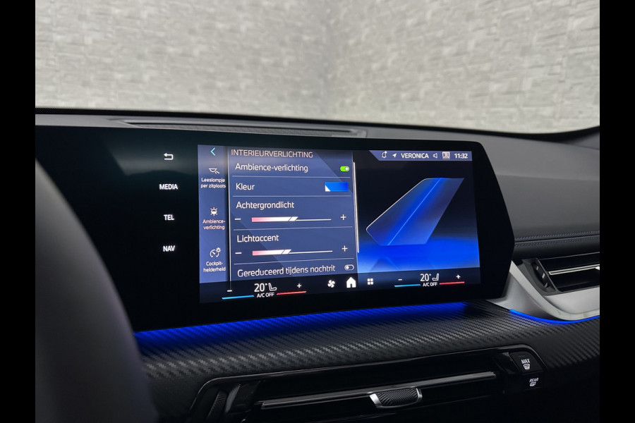 BMW X1 18i M-Sport Performance-Pack | Panorama | Sportstoelen | Carbon | Keyless-Entry | Sfeerverlichting | Achteruitrij-Camera | Carplay | Full-LED | Black-Optic | Getint Glas | Stoelverwarming | Draadloos Laden |