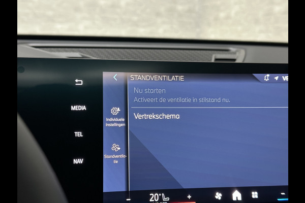 BMW X1 18i M-Sport Performance-Pack | Panorama | Sportstoelen | Carbon | Keyless-Entry | Sfeerverlichting | Achteruitrij-Camera | Carplay | Full-LED | Black-Optic | Getint Glas | Stoelverwarming | Draadloos Laden |