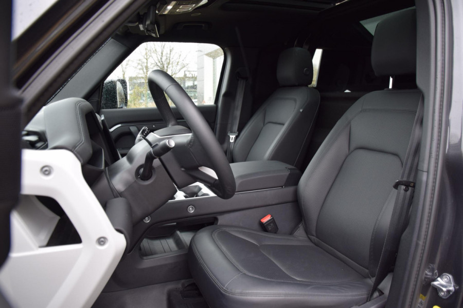 Land Rover Defender D250 110 MHEV X-Dynamic SE | Grijs kenteken | Trekhaak | Luchtvering