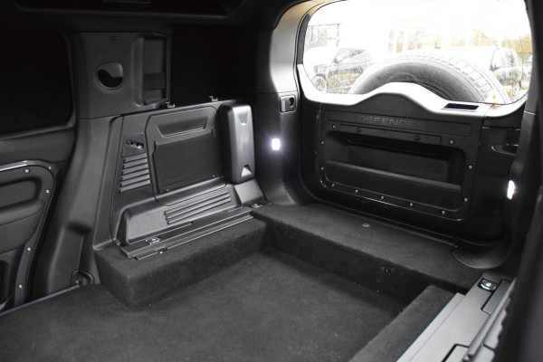 Land Rover Defender D250 110 MHEV X-Dynamic SE | Grijs kenteken | Trekhaak | Luchtvering