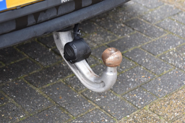 Land Rover Defender D250 110 MHEV X-Dynamic SE | Grijs kenteken | Trekhaak | Luchtvering